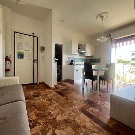 Apartment Aurora & Nicole Ideal Per Biker Con Terazza Vista Mare Parcheggio E Wi-Fi Gratuiti Pietra Ligure Exterior photo