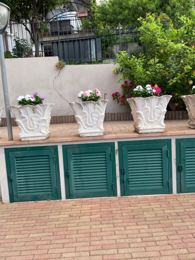 Apartment Aurora & Nicole Ideal Per Biker Con Terazza Vista Mare Parcheggio E Wi-Fi Gratuiti Pietra Ligure Exterior photo