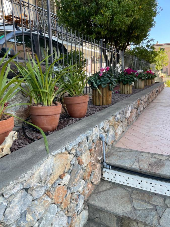 Apartment Aurora & Nicole Ideal Per Biker Con Terazza Vista Mare Parcheggio E Wi-Fi Gratuiti Pietra Ligure Exterior photo