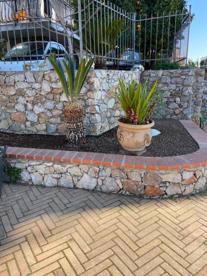 Apartment Aurora & Nicole Ideal Per Biker Con Terazza Vista Mare Parcheggio E Wi-Fi Gratuiti Pietra Ligure Exterior photo
