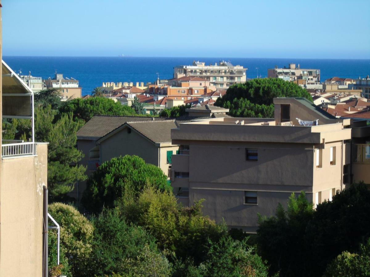 Apartment Aurora & Nicole Ideal Per Biker Con Terazza Vista Mare Parcheggio E Wi-Fi Gratuiti Pietra Ligure Exterior photo